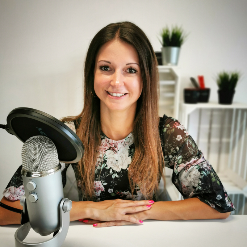 Gabriela Gil, Marketing Manager AtomStore